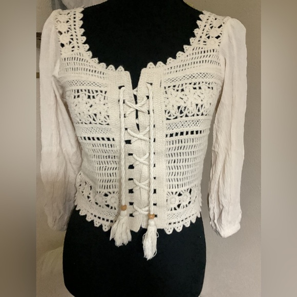 By- ESQ Knit Bird Eye Blouse White Lace Detail Women's Top - Picture 4 of 12